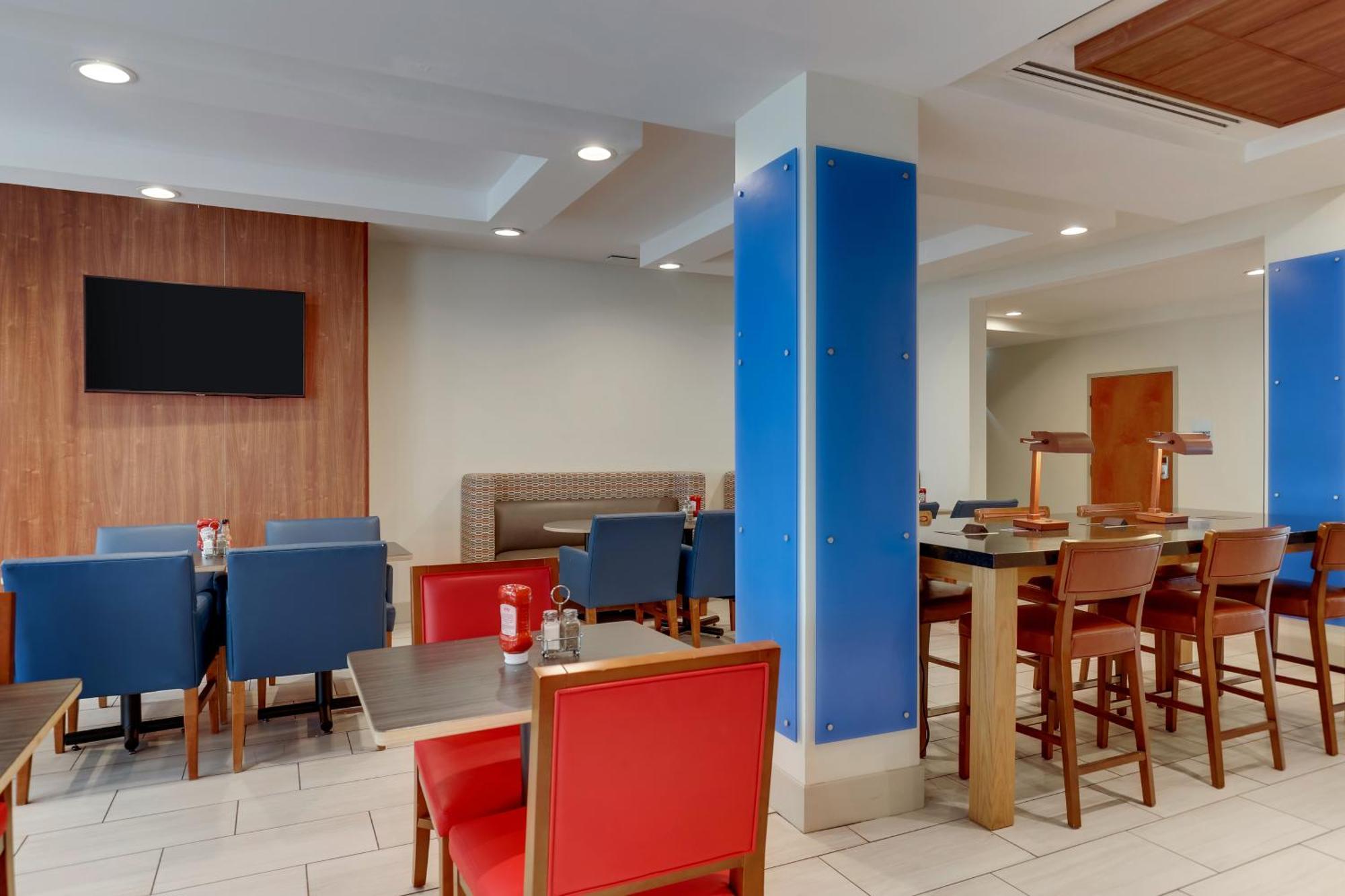 Holiday Inn Express Hotel & Suites Bryan-Montpelier By Ihg Холидей-Сити Экстерьер фото